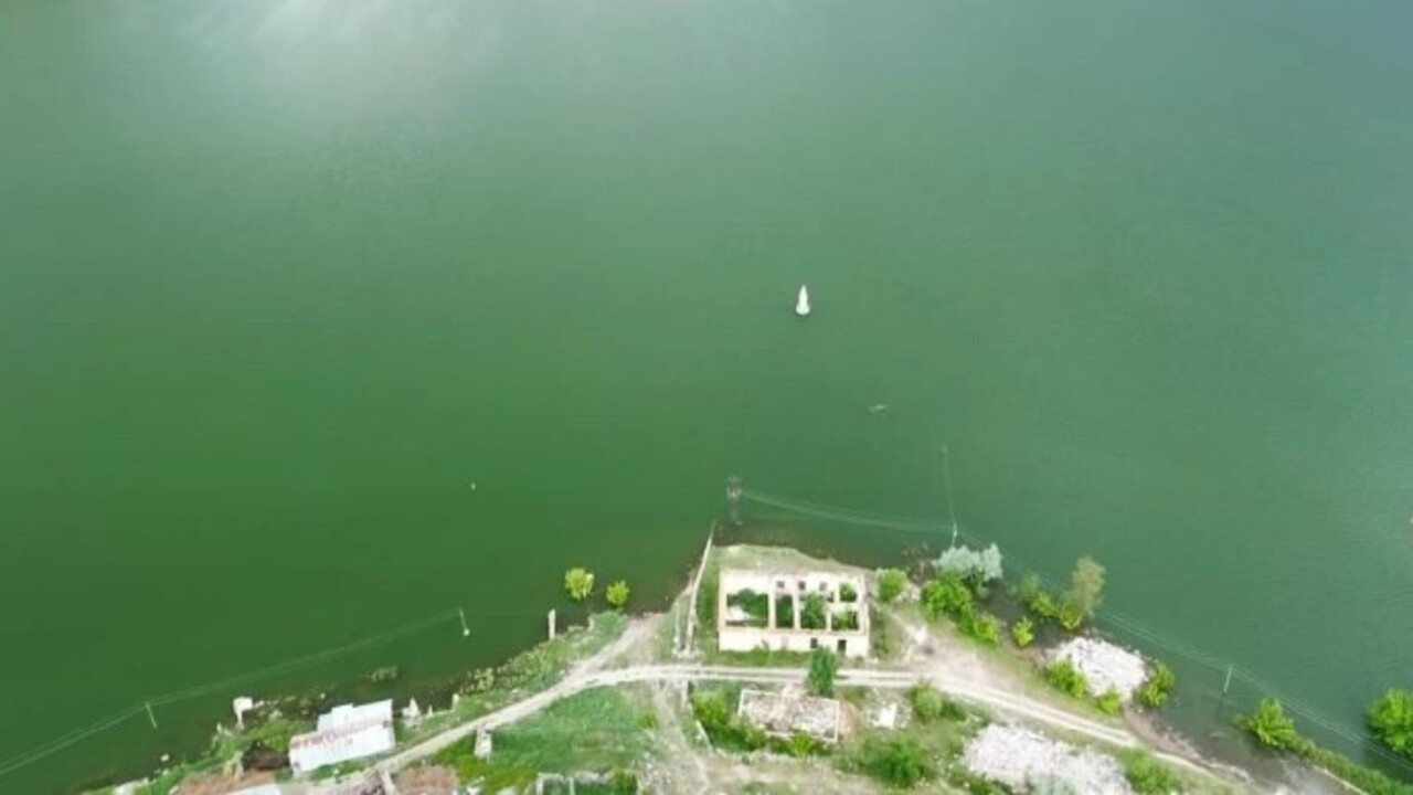 Foto - Baraj kapakları kapatıldı, köy sular altına kaldı! Geriye sadece cami minaresi kaldı
