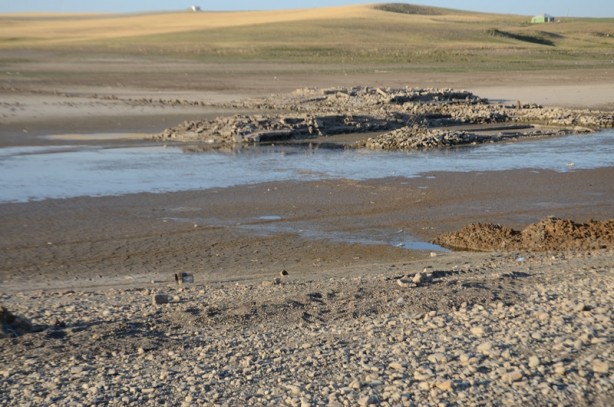 Foto - Baraj suları çekildi, eski yapılar ortaya çıktı