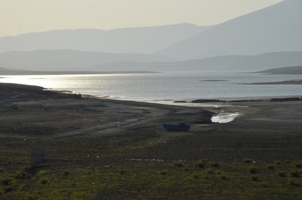Foto - Baraj suları çekildi, eski yapılar ortaya çıktı