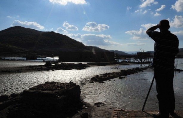 Foto - Baraj suları çekildi hayalet köy ortaya çıktı