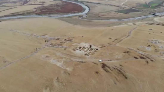 Foto - Baraj suları çekilince ortaya çıktı! Türkiye'de heyecanlandıran keşif