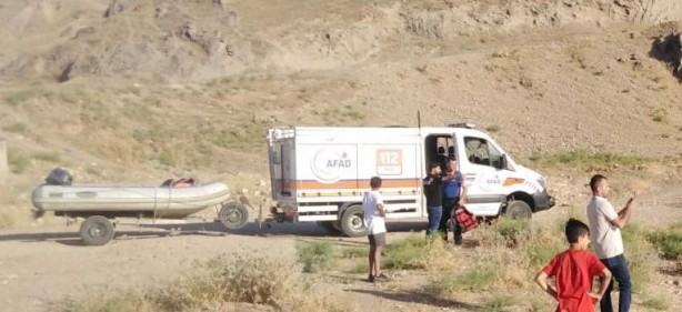 Foto - Barajda yüzerken kapak açılınca boğuluyordu! 14 yaşındaki gencin imdadına AFAD yetişti