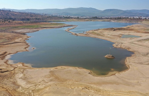 Foto - Barajlarda damla su kalmadı! Otellere 'havuzu boşaltmayıp tekrar kullanın' çağrısı