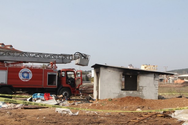 Foto - Barakada yangın! Emekli öğretmen hayatını kaybetti