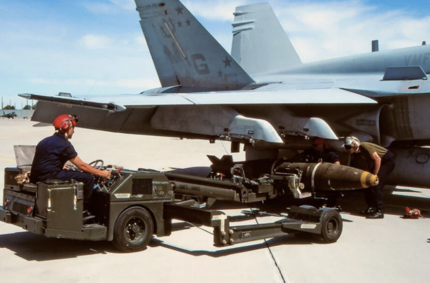 Foto - Barbar İsrail ABD silahları kullanıyor! İşte Amerikan soykırım silahları!