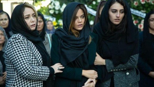 Foto - Barbaroslar'dan ahlaksız Camdaki Kız'a ağır darbe!