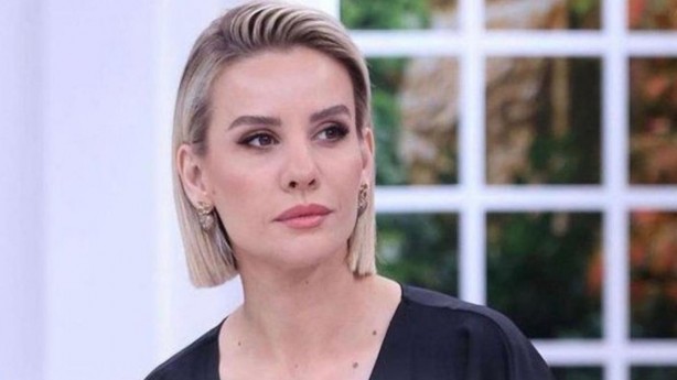 Foto - Barbaroslar'dan ahlaksız Camdaki Kız'a ağır darbe!