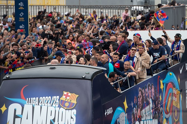 Barcelona şampiyonluğu böyle kutladı