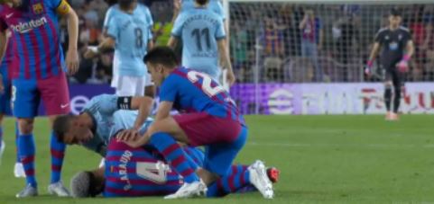 Foto - Barcelonalı futbolcu hastaneye kaldırıldı