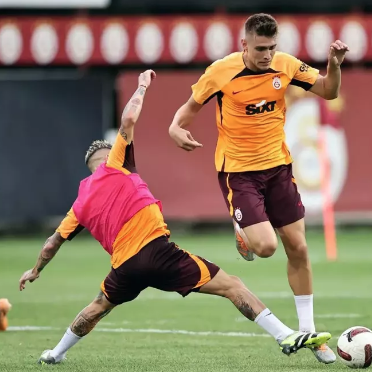 Foto - Barcelona'yı reddetti, Galatasaray'ı seçti! Yılın transferi...
