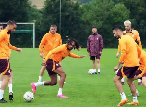 Foto - Barcelona'yı reddetti, Galatasaray'ı seçti! Yılın transferi...