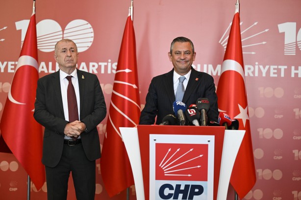 Foto - Bari bugün yapma! Özgür Özel’den skandal Bozkurt işareti yorumu! 