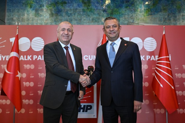 Foto - Bari bugün yapma! Özgür Özel’den skandal Bozkurt işareti yorumu! 