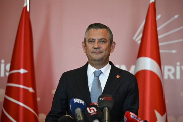 Foto - Bari bugün yapma! Özgür Özel’den skandal Bozkurt işareti yorumu! 