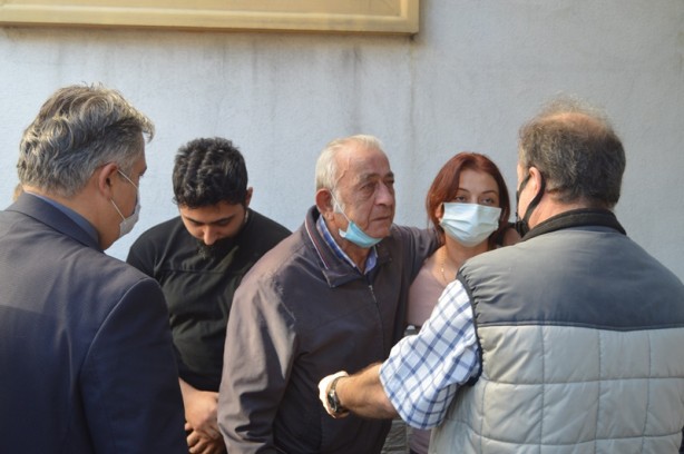 Foto - Barış Akarsu'nun annesi toprağa verildi