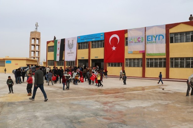 Foto - Barış Pınarı Harekatı bölgesinde bir okul daha onarıldı