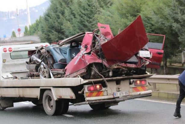 Foto - Bariyere çarpan otomobil parçalandı: 2 ölü, 2 yaralı