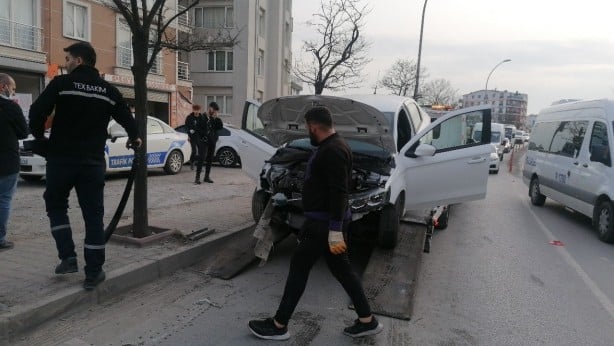 Bariyerlere ok gibi saplandı, yara almadan kurtuldu