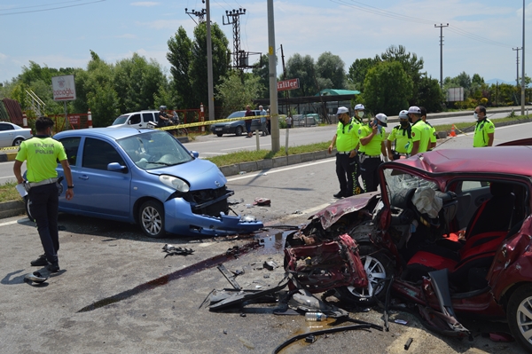 Foto - Bartın'da feci kaza: 1 ölü, 1 yaralı