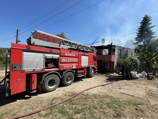 Foto - Bartın'da yangın! Hayvanlar telef oldu