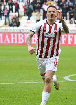 Foto - Başakşehir maçına saatler kala son forvet tahminini açıkladılar... Gökte ararken yerde buldu!