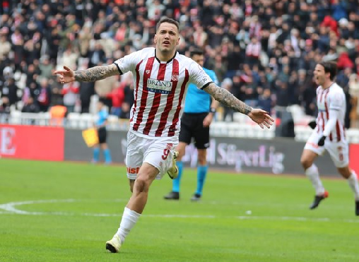 Foto - Başakşehir maçına saatler kala son forvet tahminini açıkladılar... Gökte ararken yerde buldu!