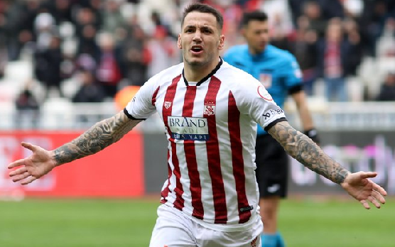 Foto - Başakşehir maçına saatler kala son forvet tahminini açıkladılar... Gökte ararken yerde buldu!