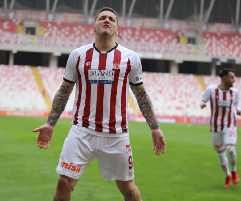 Foto - Başakşehir maçına saatler kala son forvet tahminini açıkladılar... Gökte ararken yerde buldu!