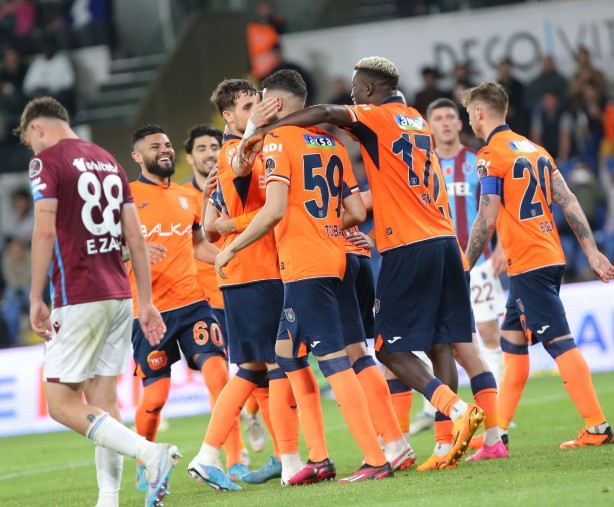 Foto - Başakşehir, Trabzonspor'u 3-1 mağlup etti