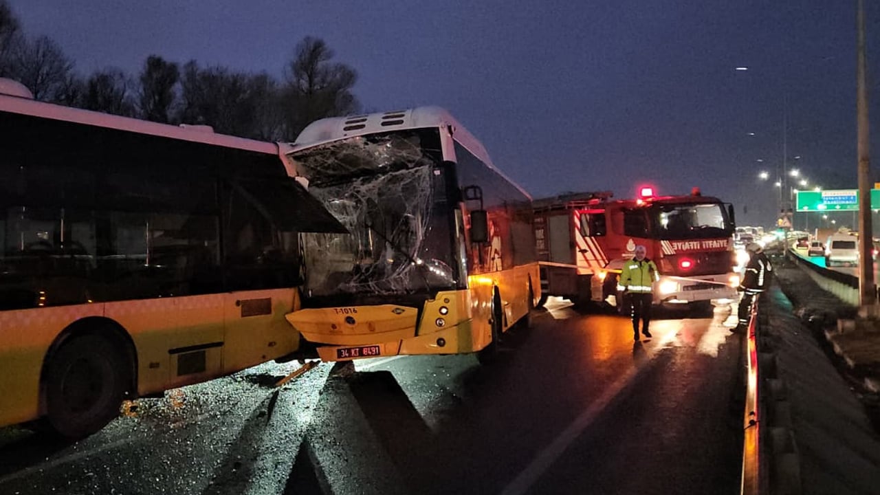Başakşehir'de feci kaza! 1 değil 3 İETT otobüsü birden çarpıştı! 5 kişi canından oluyordu!