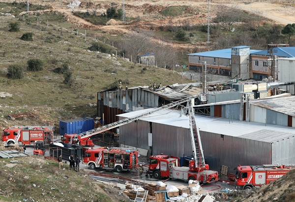 Foto - Başakşehir'de tekstil fabrikasında yangın