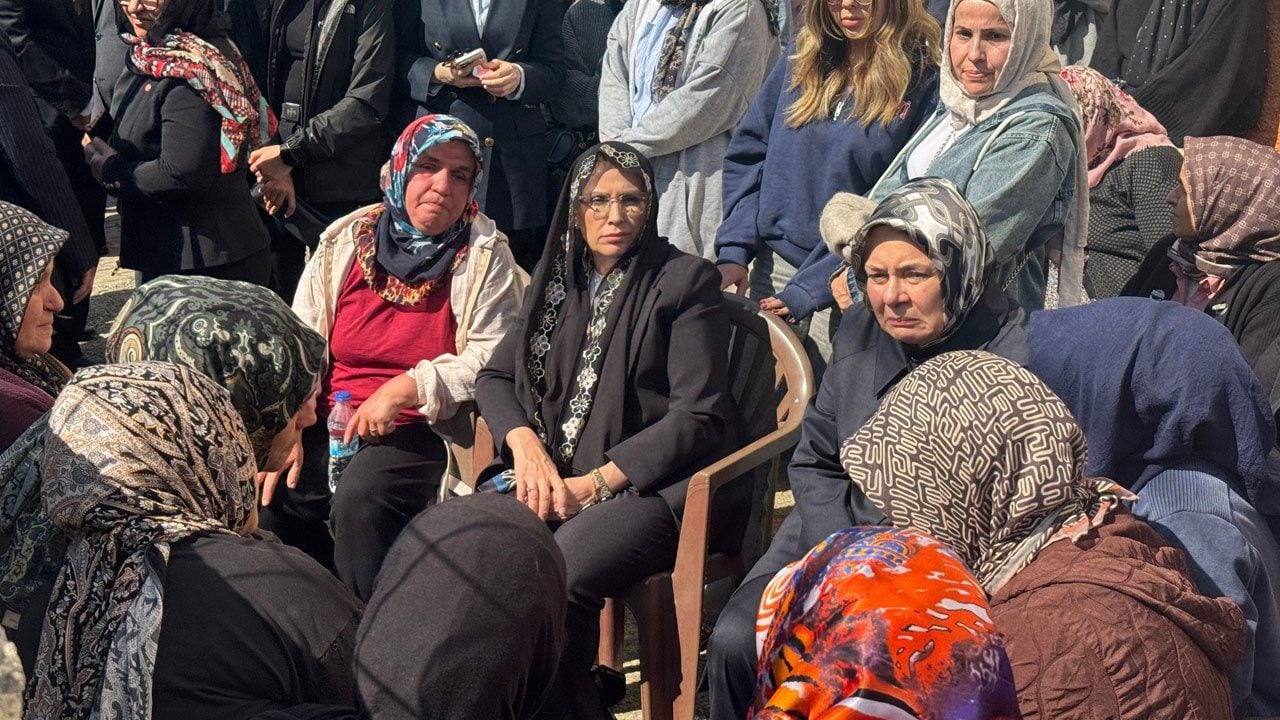 Foto - Başakşehir’deki okul saldırısında can vermişti! 10 yaşındaki Eslem dualarla uğurlandı