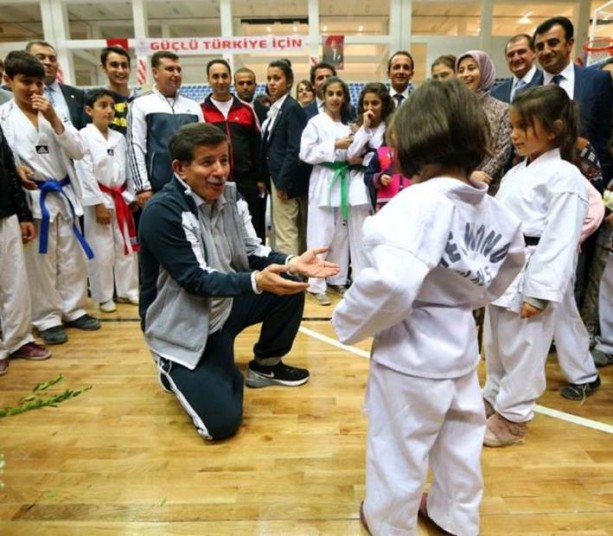 Foto - Başbakan Davutoğlu tekvando antrenmanında
