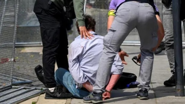 Foto - Başbakan, kendisine suikast girişiminde bulunan kişiyi...