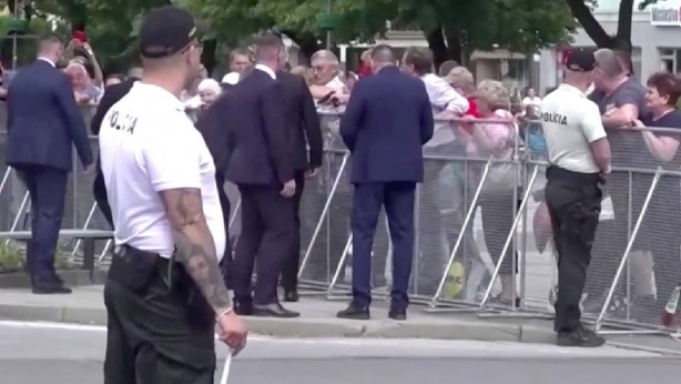 Foto - Başbakan, kendisine suikast girişiminde bulunan kişiyi...