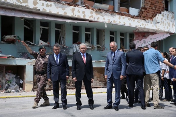 Foto - Başbakan Yıldırım bombalanan Gölbaşı'nda