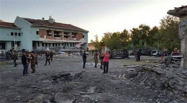 Foto - Başbakan Yıldırım bombalanan Gölbaşı'nda