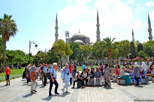Başı hangi ülkeler çekiyor? Akın akın Türkiye’ye geliyorlar