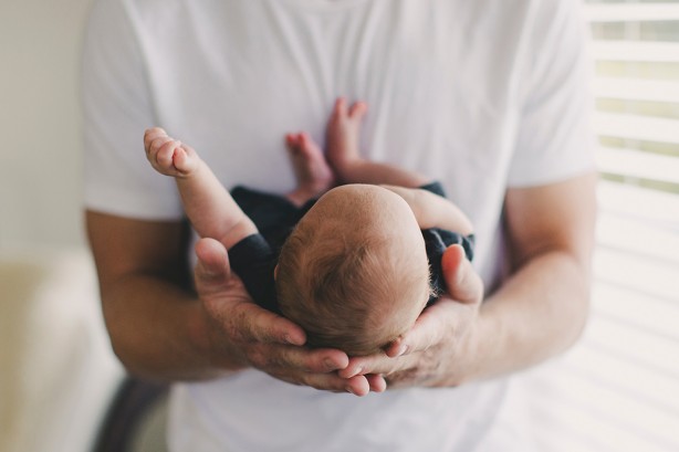Foto - Başımıza taş yağacak! Bebeklerini 6 kutu bira karşılığında sattılar