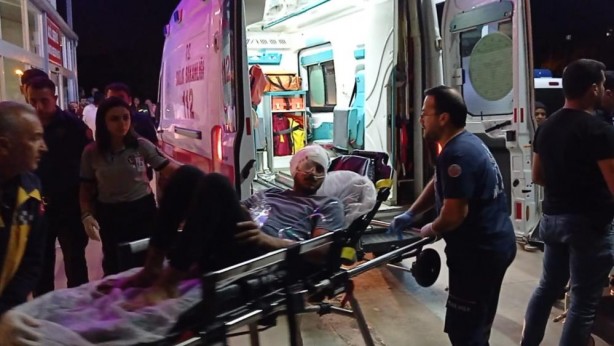 Foto - Başından vurulan genç, el sallayarak ambulansa bindi
