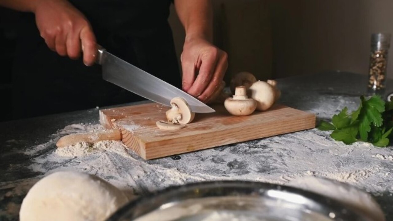 Foto - Basit ama etkili bir yöntem! İşte mantarı yıkamadan temizlemenin sırrı