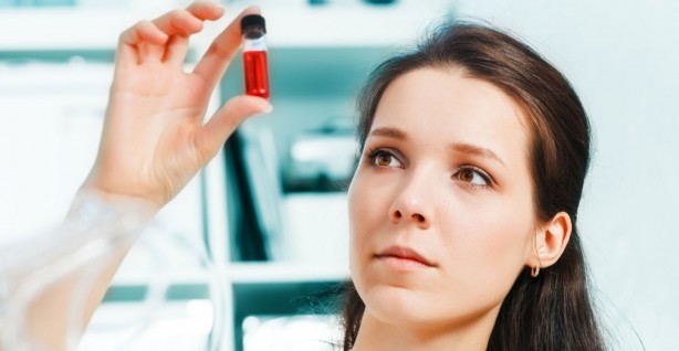 Foto - Basit bir şişkinlik deyip geçmeyin! Kanser olabilirsiniz