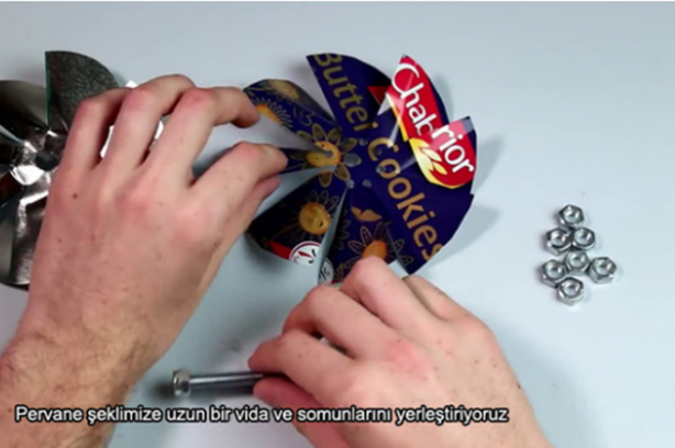 Foto - Basit malzemelerle elektrikli süpürge nasıl yapılır?