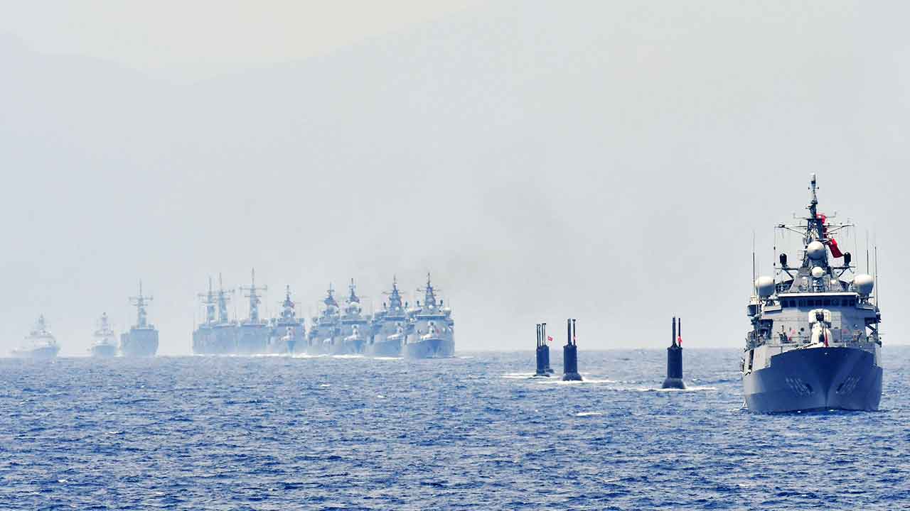 'Başka çare kalmamıştı' diyerek dünyaya ilan ettiler: Türk savaş gemileri yüzünden Fransa'dan yardım talep ettik