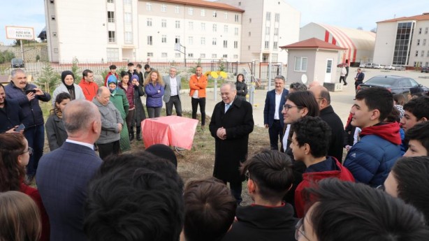 Foto - Başkan Demir, öğrencilerin sera talebini yerine getirdi