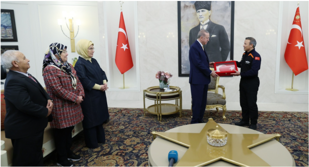 Foto - Başkan Erdoğan, Alper Gezeravcı'yı kabul etti