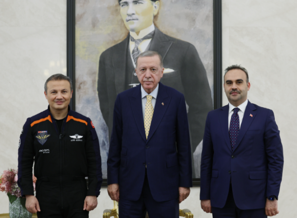 Foto - Başkan Erdoğan, Alper Gezeravcı'yı kabul etti