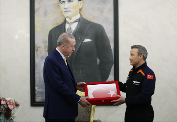 Foto - Başkan Erdoğan, Alper Gezeravcı'yı kabul etti
