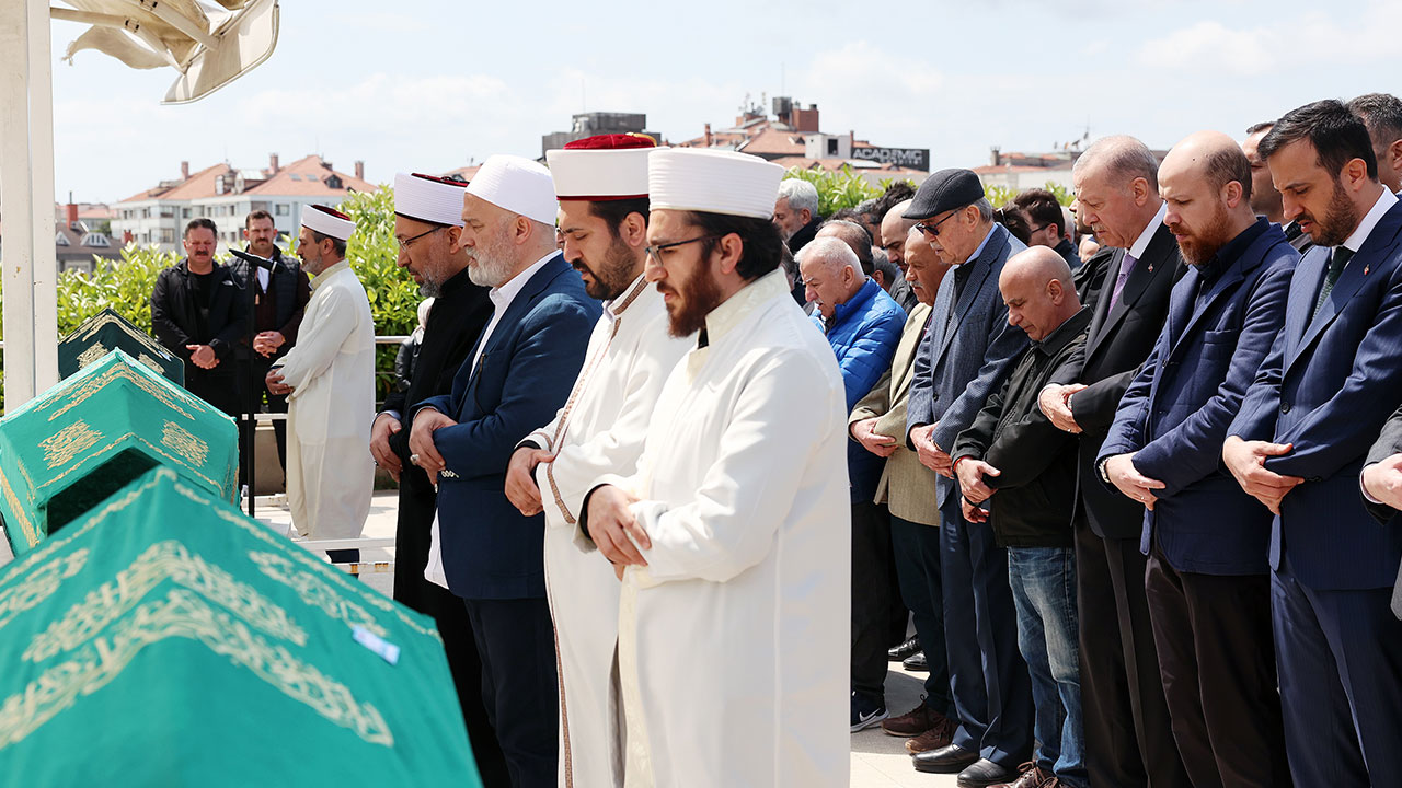 Foto - Başkan Erdoğan, Arapça öğretmeninin cenazesine katıldı