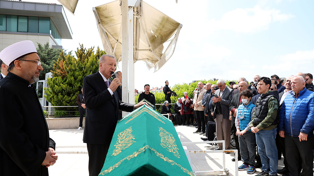 Foto - Başkan Erdoğan, Arapça öğretmeninin cenazesine katıldı